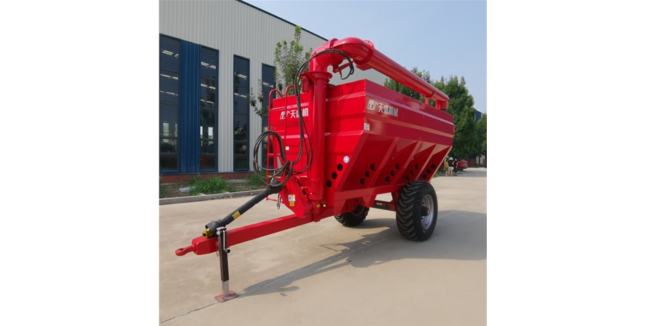 6方高炮運糧加肥機