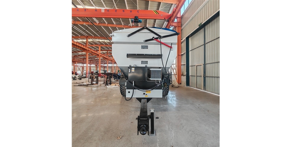12方大型顆粒肥化肥撒肥機(jī)